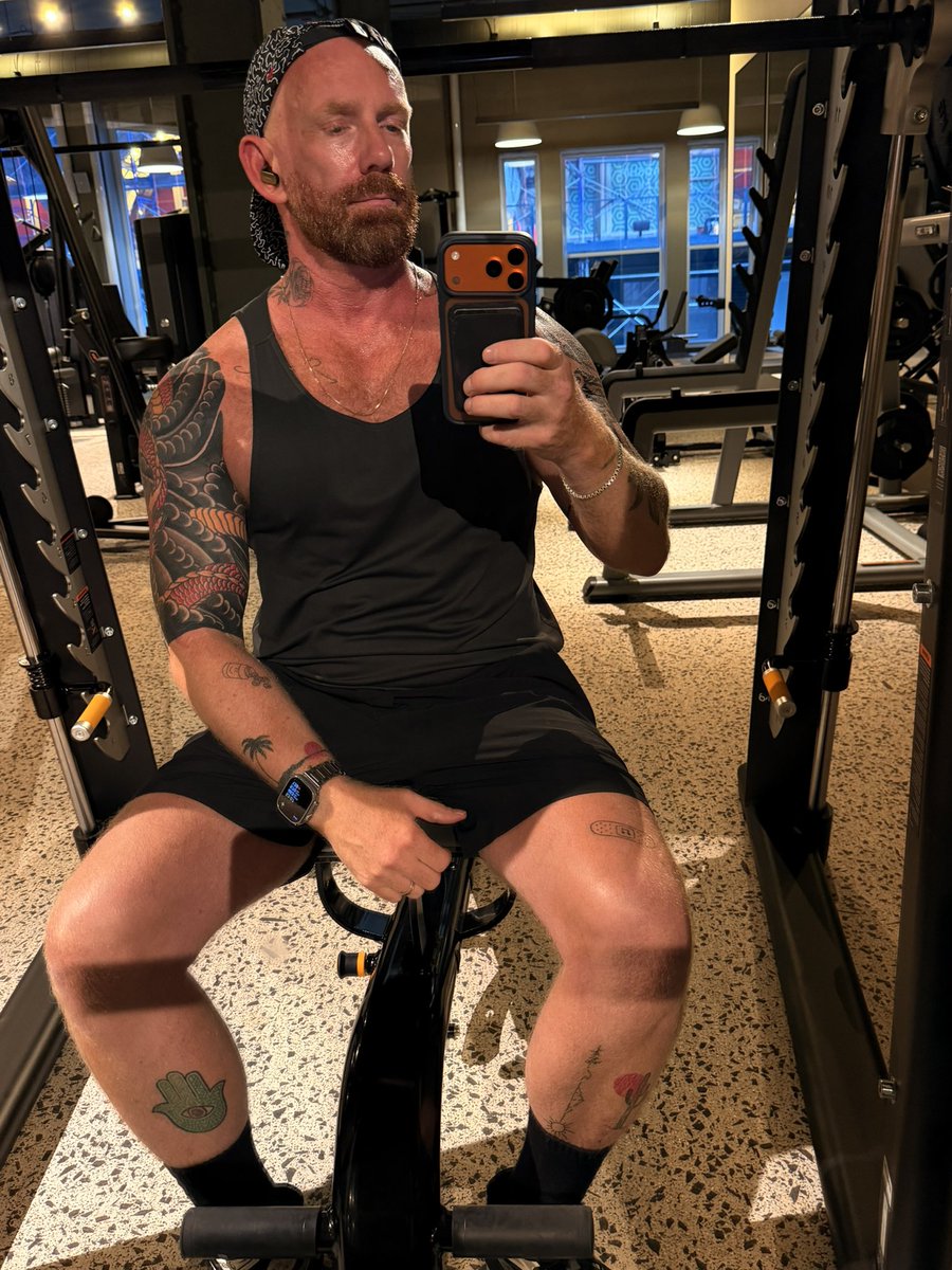Jbk76's tweet photo. Friday lift https://t.co/YxmwoZMiBq