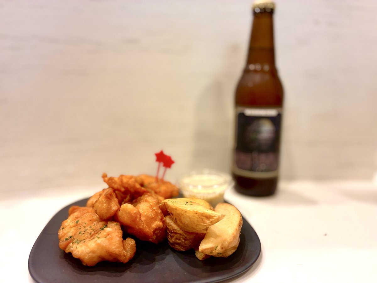 sokosake's tweet photo. ベアードビール わびさびジャパンペールエール
緑茶とわさびを使ったペールエール🍺
しっかりとした苦味はどこか馴染みのある味でフィッシュ&amp;チップス🐟🥔によく合う！無濾過で瓶の中で酵母が二次発酵させるので濃厚でコクがありまろやかな後口が最高です！！
#晩酌 #ベアードビール https://t.co/OGWeW9U22s
