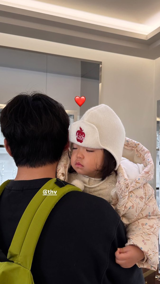 taeguide's tweet photo. Taehyung is going to be the best girl dad in the world 😭 https://t.co/wySwFOGhAP
