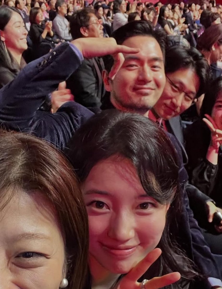 forjinuk0916's tweet photo. Still waiting for Tygo and 7 O’Clock Breakfast Club… 🥹🖤
Hopefully we’ll hear something soon. ✨
#LeeJinWook #이진욱 #李阵郁 #lisa #DonLee #SevenOClockBreakfastClub #Tygo https://t.co/9kvOJ1AkG3