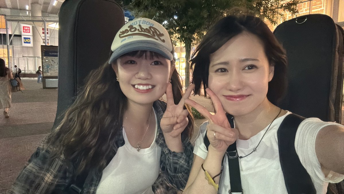 cisls_kiyuka's tweet photo. 横浜＆桜木町ありがとうございました😆🤍
最後は生歌やったり、色々全部楽しかった～🤍！！

来てくださった方も、初めましての方も、お会いできて嬉しかったです🥹✨
長時間見てくださった方もありがとうございました🥹💓

それからワンマンのチケットもゲットしてくださってありがとうございます😭❤️‍🔥うれしい…

みさーもんもさーもんずの皆さんもありがとうございました🫶🏻🫶🏻
また火曜お会いしましょう🤣！！