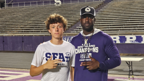 sixstarfootball's tweet photo. EVENT COVERAGE | Several rising offensive  prospects impress at Stephen F Austin Prospect Camp

📈Strong showings elevate recruiting stock in front of Stephen F Austin staff

📖Full recap+scouting reports now live!

STORY:▶️https://t.co/eXEWI5EIsb

@AdamNunezII50 @NathanOjeda5 @VanceOzenne @Bigchris77_ @jarienparker @parkerpayne82 @atx_linc13 @jaxruiz16 @CullumRushing @kadeschnei1285 @Will_Shepard12 @mjsparks19 @jordnvela