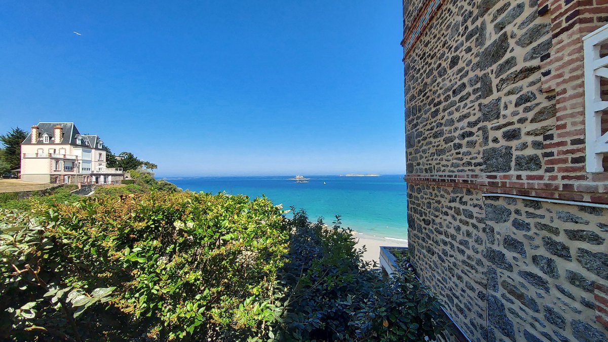 BarrMarie's tweet photo. #Dinard ! 🏊‍♀️🤩 https://t.co/NSv9GxQaf6