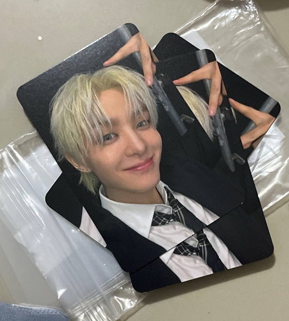 asahinoot's tweet photo. pati ‘yung nagpapack gusto itakbo si jihoon hahahaha ang sparks 😩😩 https://t.co/aKeHnvWXpb