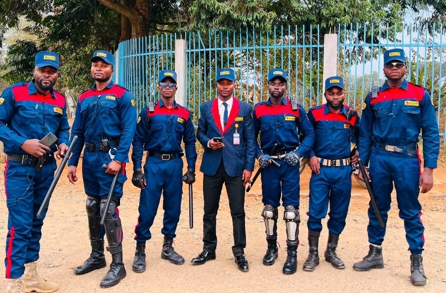 speedsecurit's tweet photo. Même pour vos cérémonies de mariage, vous pouvez faire confiance à SPEED RESPONSE SECURITY, comme l’a fait le notable Papa Fede Chirimwami lors du mariage de son fils au Collège Alfajiri ce samedi. SPEED demeure une référence en matière de gardiennage en RDC. https://t.co/x2EBZLTxmh