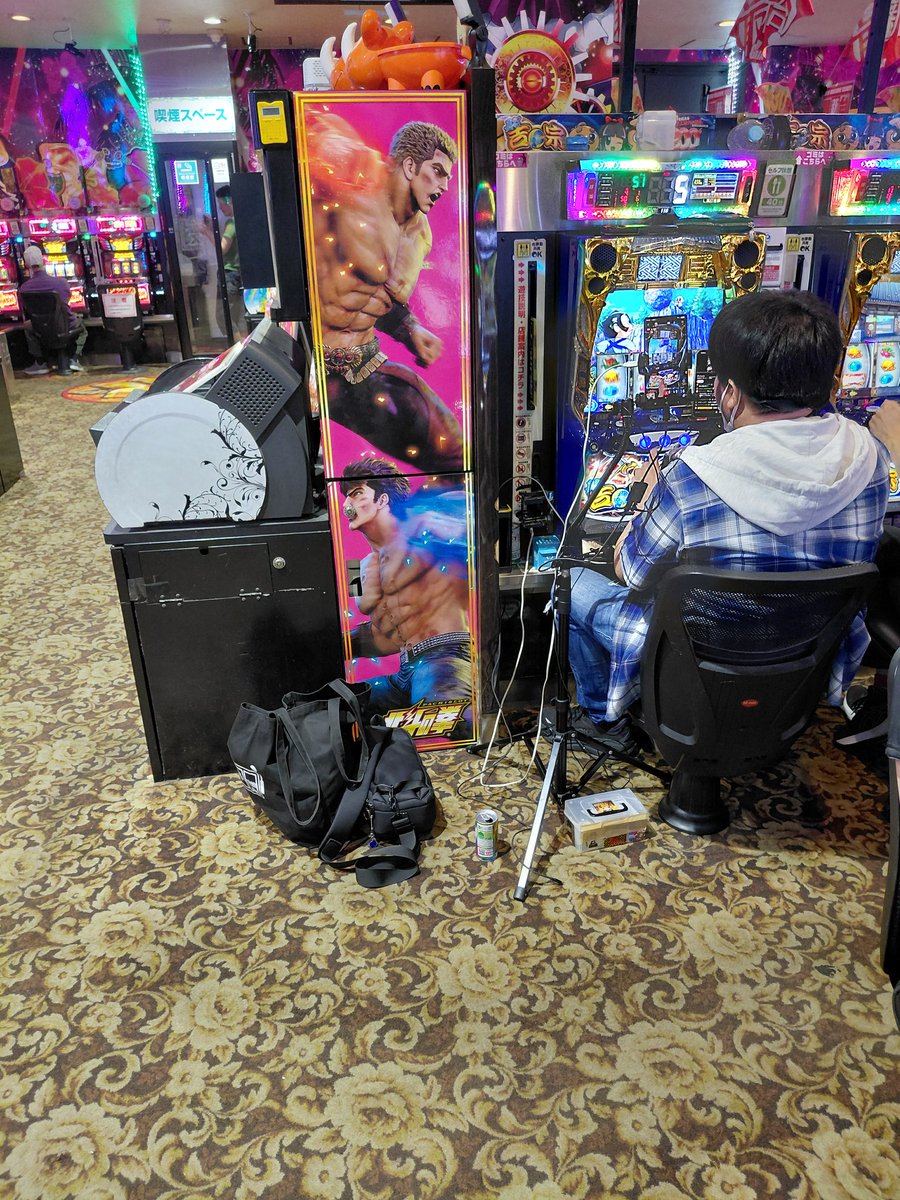 madarakate10's tweet photo. やっちゃん来店に行ってきました！
結構な頻度で引き当てる｢1番｣
ソードアートオンライン2を打とうと思ってgetしたのが｢1｣の方←この時点でもう帰りたい💦
大都の日だし、反対側の端にはやっちゃんも座ったし良かったかも https://t.co/1Jtm4tNUIQ
