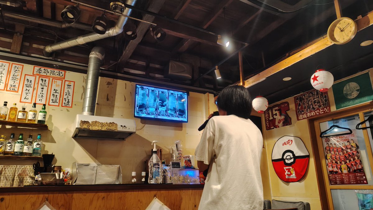 cobosslcco's tweet photo. わいのムスッコ、カラオケスナックでマイクスタンド片手に気持ちよく歌える男になってしもうた https://t.co/jgUTs0TBaa