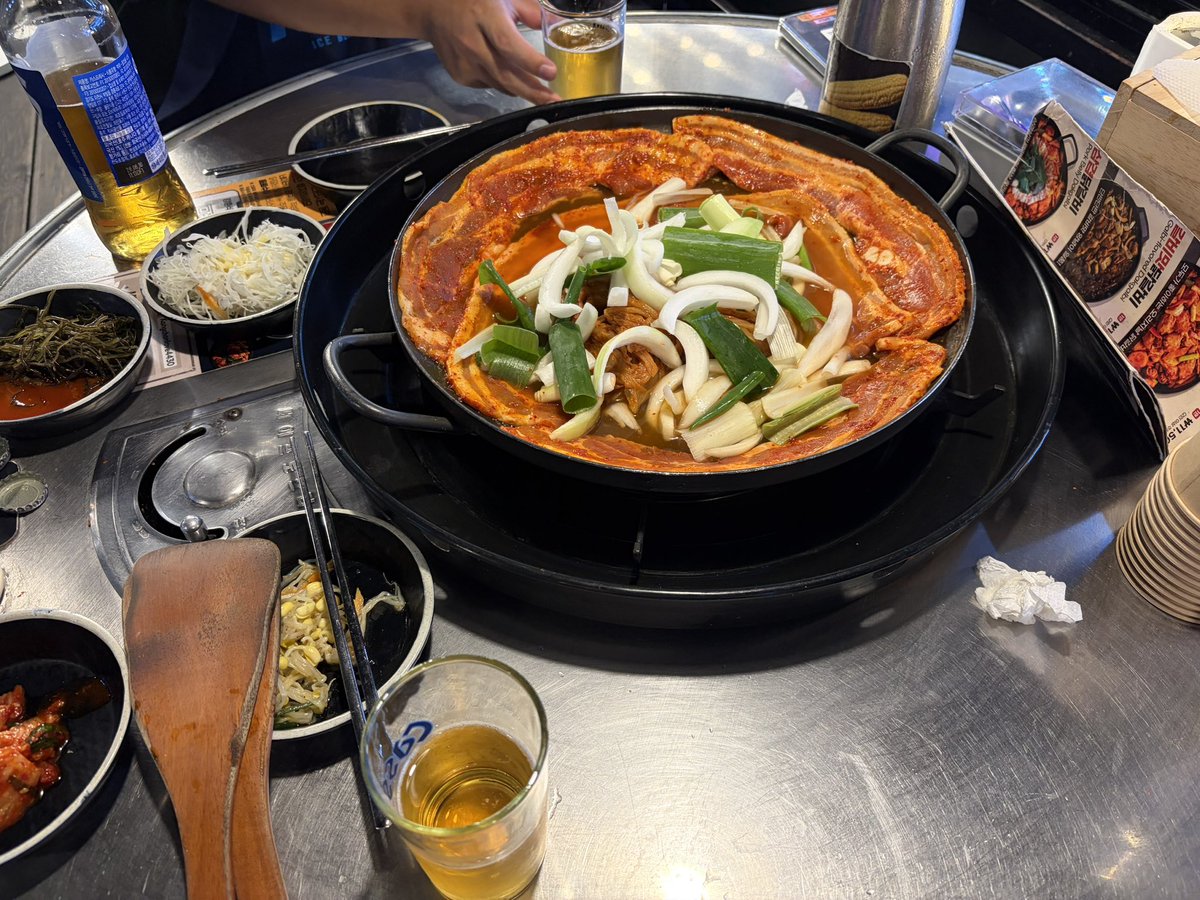 minato_once129's tweet photo. 無名のサムギョプサル食って満足しとく https://t.co/3VVKURifo5