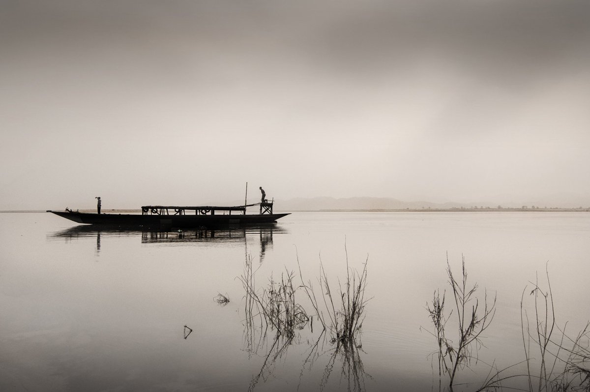 aweassam's tweet photo. The Brahmaputra is not just a river but the lifeline of Assam. The mighty river has been carrying the essence of Assamese culture and identity for centuries. 

#AwesomeAssam
#ExploreAssam
#BrahmaputraDiaries
@CMOfficeAssam 
@himantabiswa 
@AjantaNeog https://t.co/xghUzyBd8B