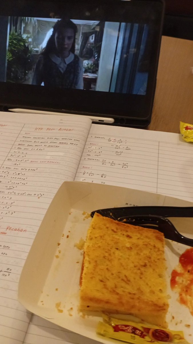 ceweleehan's tweet photo. aira's progresss 💭💭 11/7

harii ini nyatet fundaa sekalian latsol dikit², sekaliann ngerjain racing (aku ngerjain ngawur 😢) JUJUR MALAS, habis itu rewatch enolaaaa YAY https://t.co/QI9kY7k12l