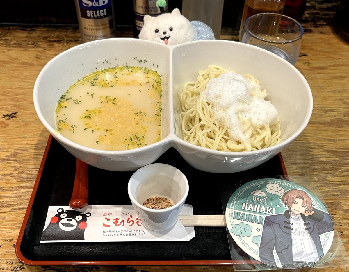 yushio_641's tweet photo. 気分るんるんで夕飯またラー博行った♪コンポタつけ麺ほんとマジ美味しくて箸袋もくまモンで最高でしたね…🌽塩らぁ麺リベしたけど仕様変更は今後ずっとなのね！ムール貝やっぱ好き🦪 https://t.co/6eEiY1cjYl