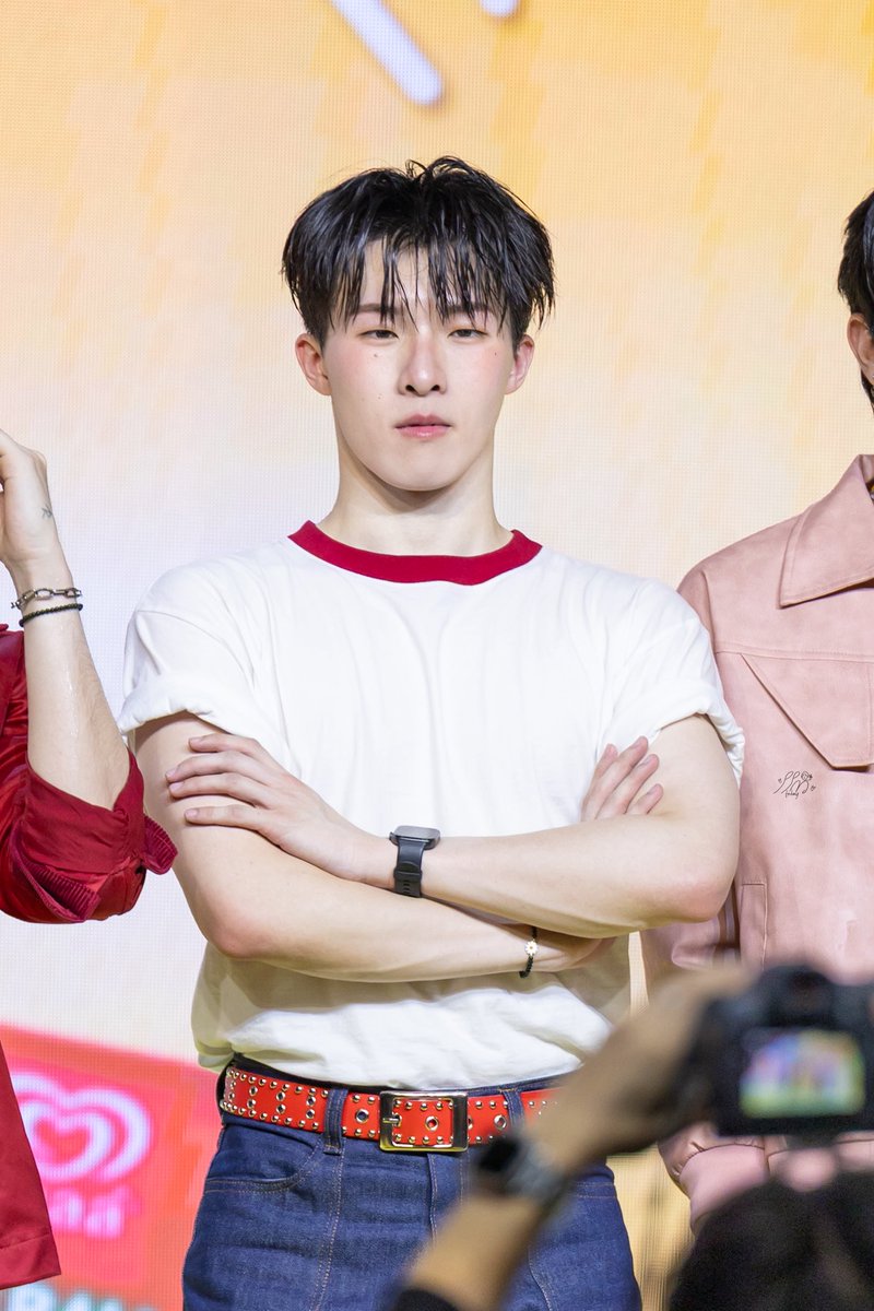 ppmd2p's tweet photo. วันนี้มีตำรวจมาจับสาววาย
#IceBallxPROXIE #PROXIEKim 
#PROXIEth https://t.co/cCGdctyUUo
