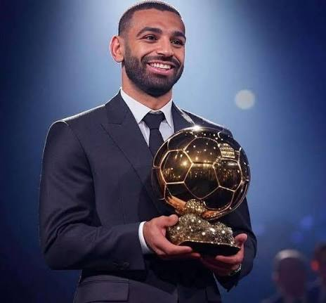 FlorianFocus's tweet photo. Szoboszlai about which Liverpool player was the the superstar of the title-winning campaign

"Mohamed Salah. He received all the individual awards, and no one in the squad had a problem with that, because all that matters to us is winning trophies as a team,"

"If the team had managed to go further in the Champions League, the Egyptian would have had a better chance of winning the Ballon d'Or"