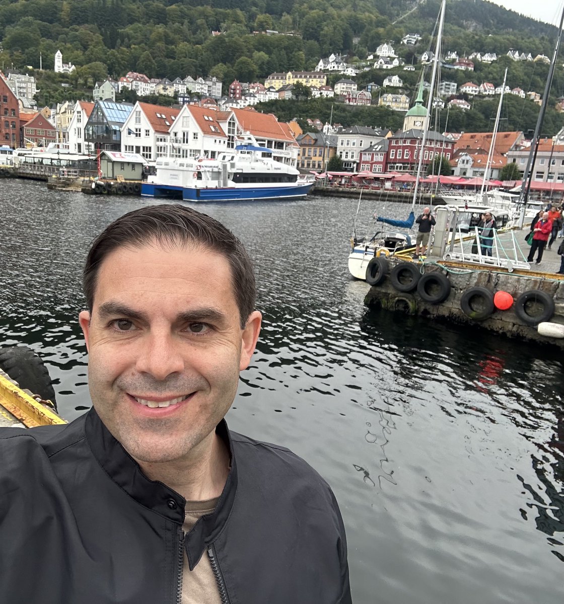 DrNeilStone's tweet photo. Me in Norway 🇳🇴

Good luck Haaland and Co! https://t.co/IZFoMlR59W