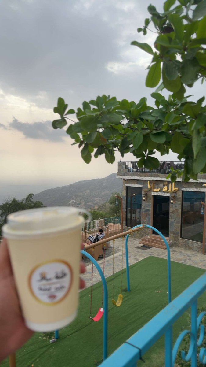M_farasani's tweet photo. يُعد مقهى وإطلالة #طلة_سلا بمحافظة #العارضة من أبرز الوجهات #السياحية الجبلية في منطقة جازان، حيث يتميز بإطلالاته الخلابة وأجوائه الطبيعية الساحرة https://t.co/qMMg8KOsNX
