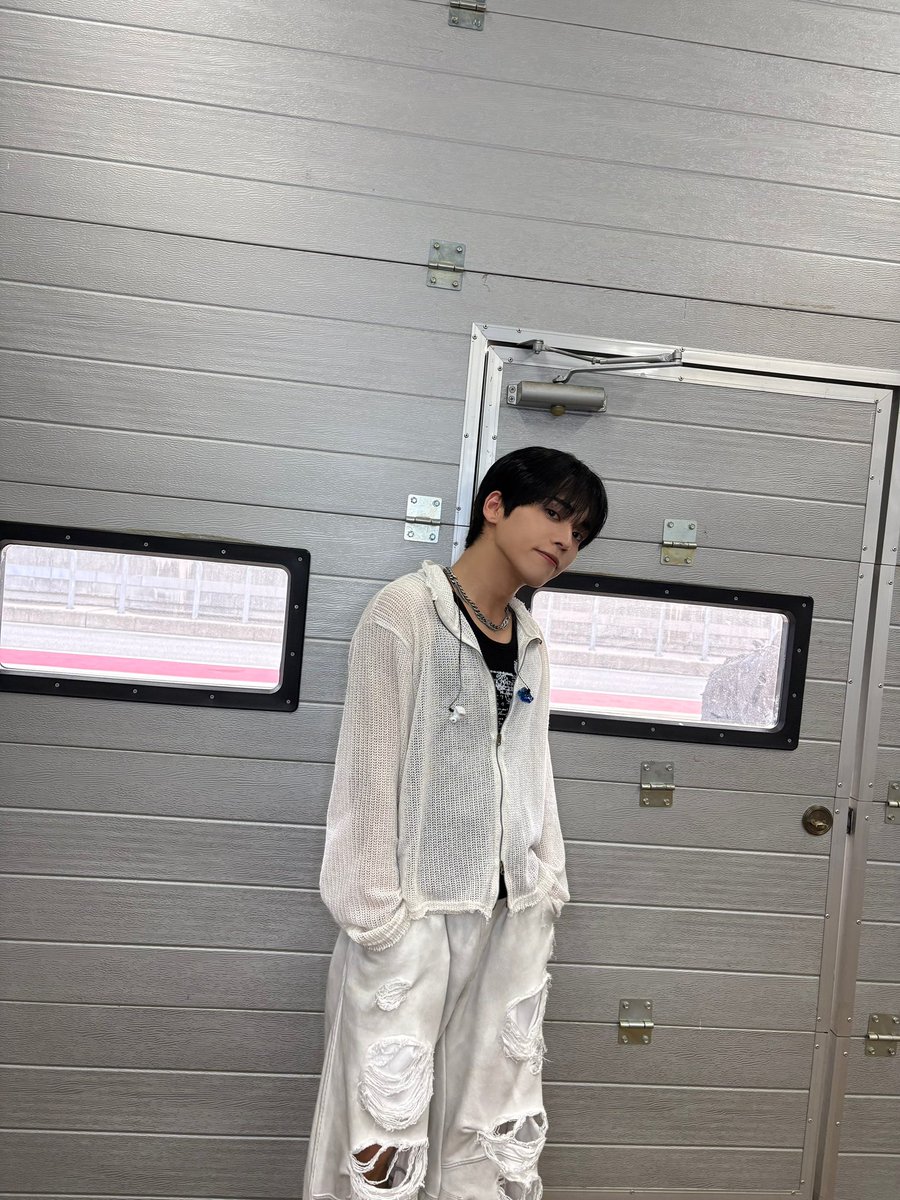 ONF_members's tweet photo. [#유토 #YUTO] 
현대 N 페스티벌 질주하고 왔다🛞💨 https://t.co/VKhlPcACh9