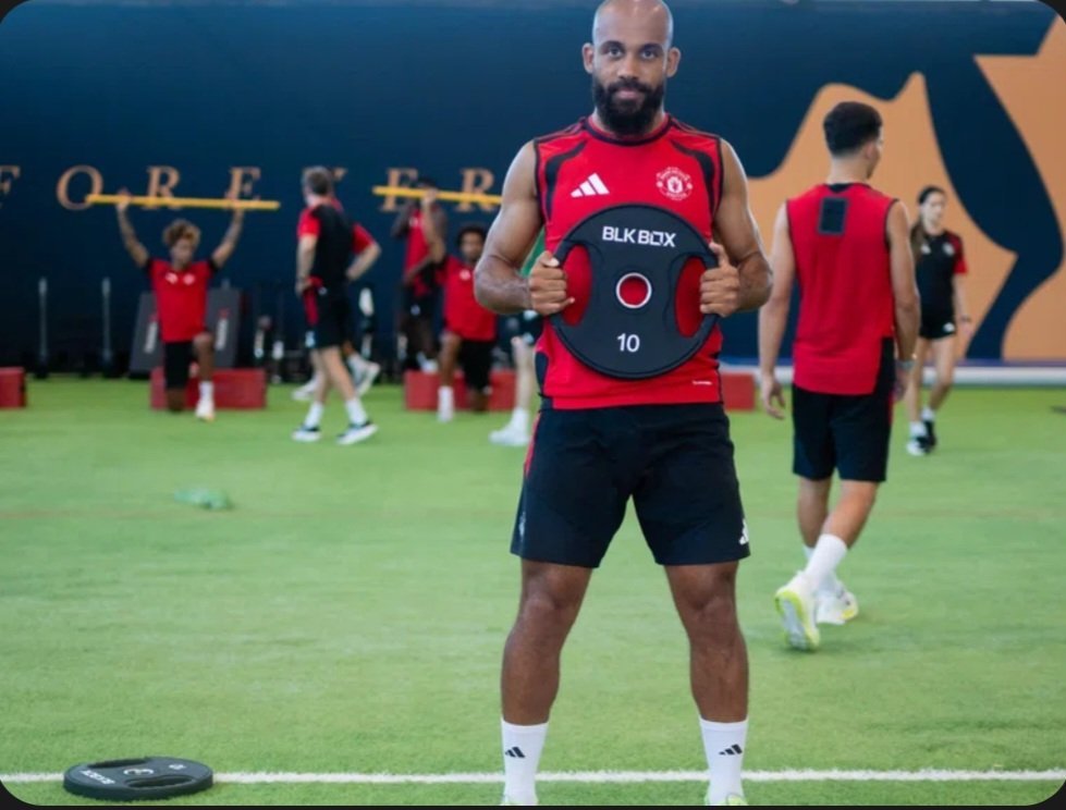 UtdPride's tweet photo. It doesn't look like Bryan Mbeumo came back from holidays. He is looking way more fitter🥶💪 https://t.co/ZWGOg8VvoA
