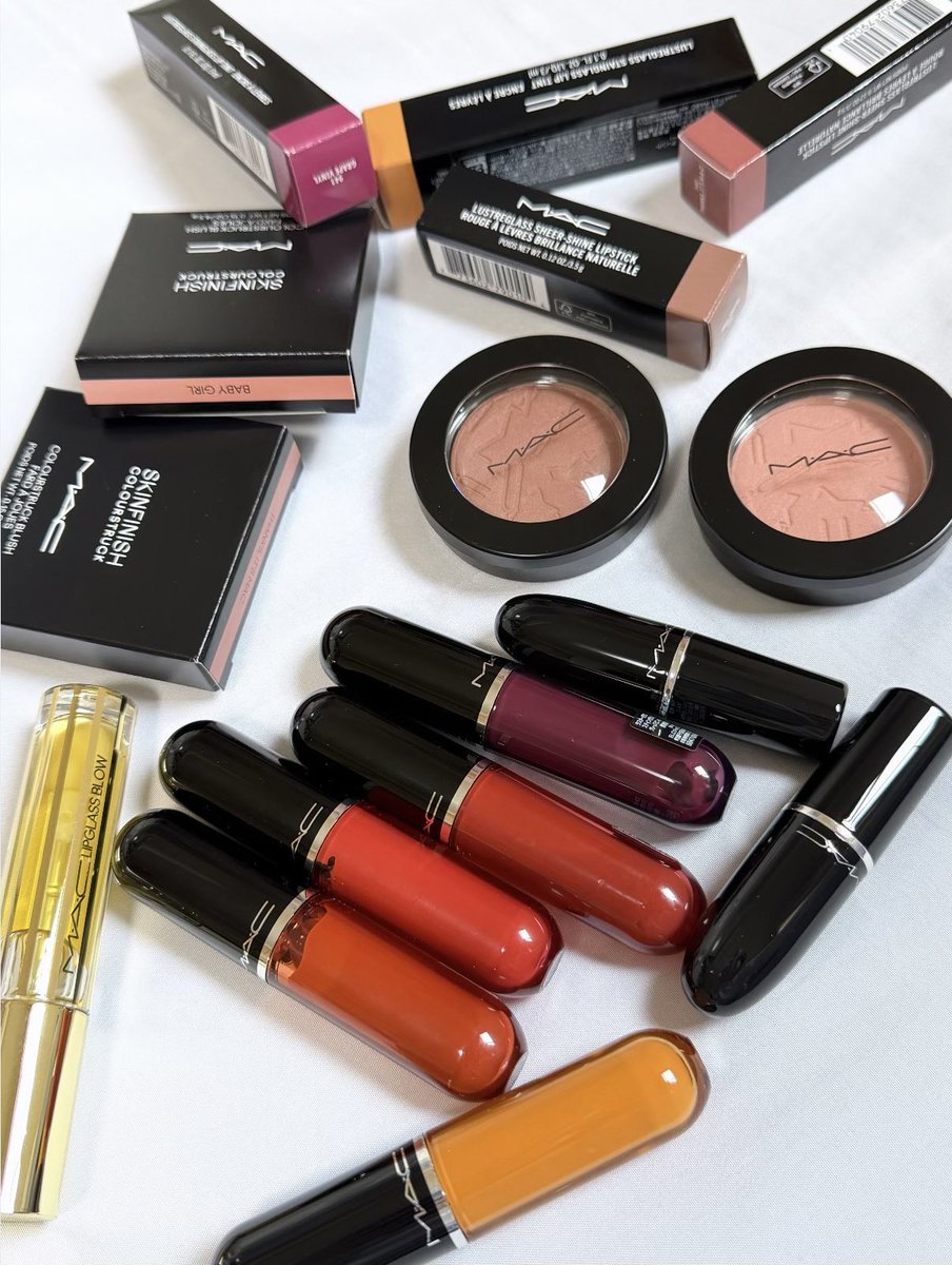 _ltmy's tweet photo. mac
ラスターガラスステインガラスリップティント

買い足したのでスウォッチ🪄

3枚目ティッシュオフ

公式のおすすめ通り内側から少量ずつ塗り重ねるとじゅわっとしたグラデになって本当に可愛い🙂‍↕️
乾燥とか皮剥けもまったく無かった🫶🏻 https://t.co/1VeBOtOgv0