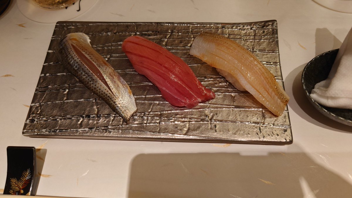 konoemonn's tweet photo. 寿司のターン https://t.co/YGrCRvMooC