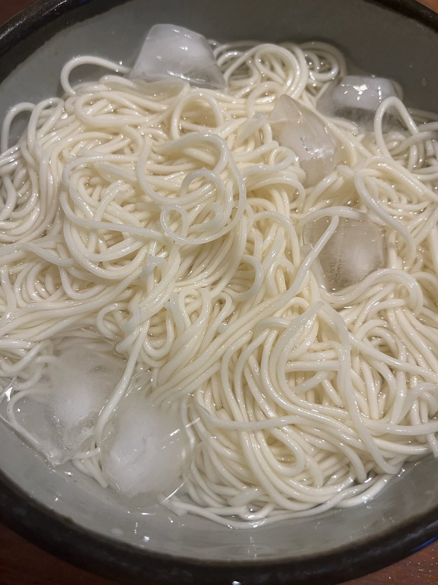 〆は一筋縄（半なま）そうめん。私と夫は2人で二人前、子どもは1人で二