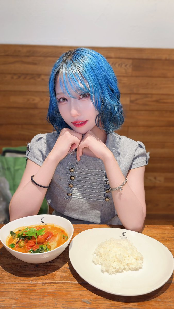 jiemei_wana's tweet photo. どうも、夏野菜タイカレーの精です（いいえ） https://t.co/MJWigbE7TT