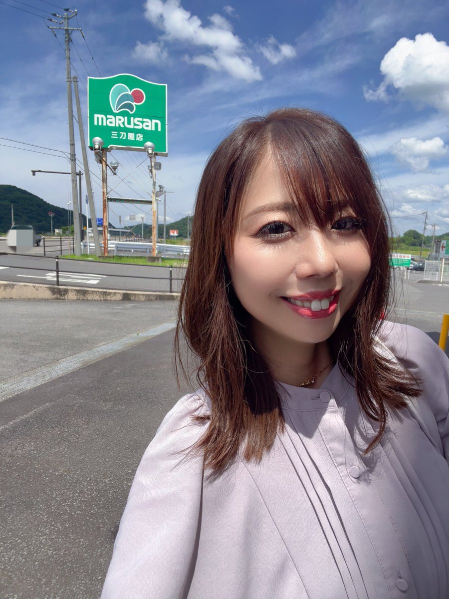 InitialMei's tweet photo. 実践終了して広島に帰って来ました✌🏻❣️
たまやチャレンジ初めて見れてから8分の7で成功できてとっても楽しめました🥰

並び打ちしてくれたり、たくさんお話してくれたり、サインや名刺ももらってくれたり、皆様のおかげでとっても楽しい時間でした😭✨

何よりやはりHANABI好きだ🫶🏻🫶🏻笑

懐かしのアングルでも写真撮ったし、後ろに来週18日のかやの来店POPもしっかり見えてるということで❤️❤️❤️(絶対拡大してね👀💓)

今日もありがとうございました🥰🥰
またお邪魔できたらいいな💖
#PR