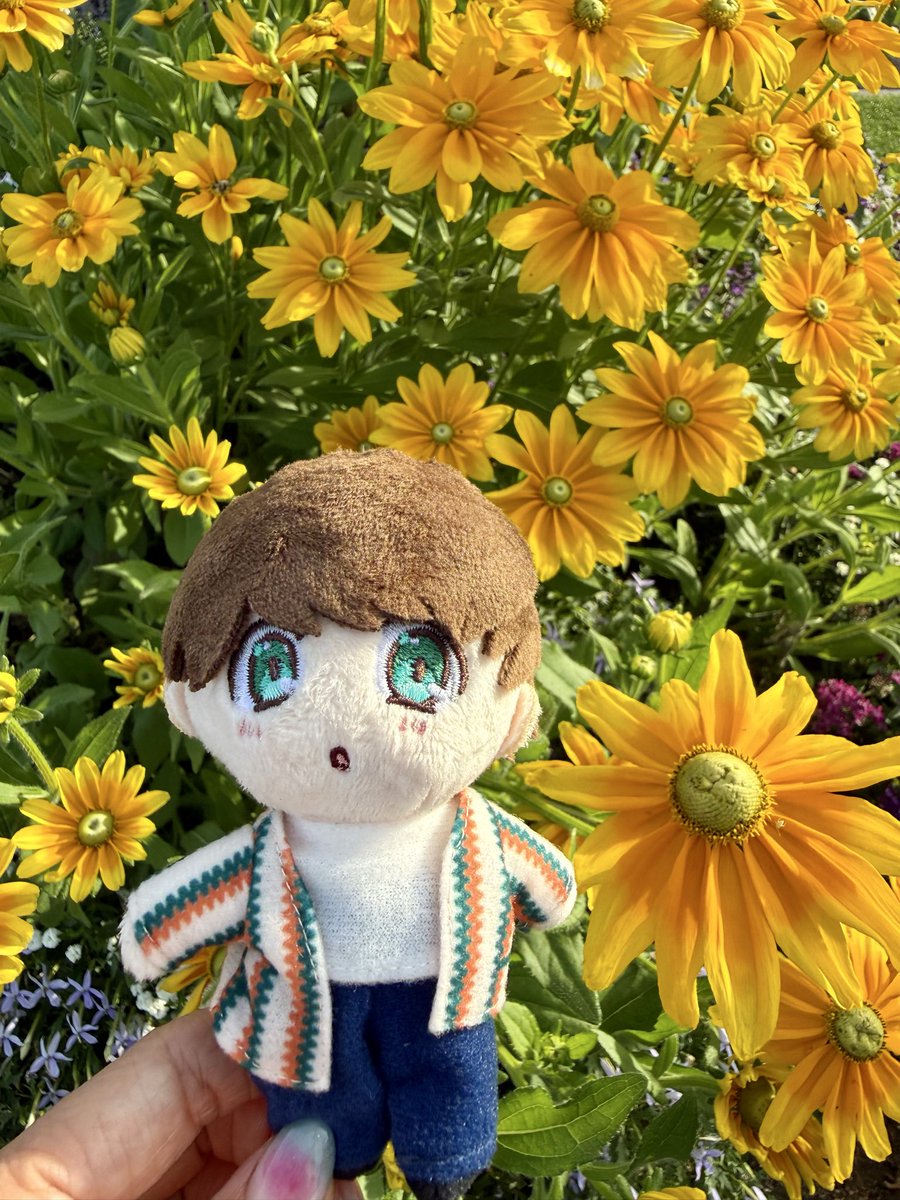 seirosem11's tweet photo. 息子とおデート😆
山下公園にできたカフェに行ってから「空白の響き」を観劇してきました！
島くん素晴らしかったです✨️
最前列だったので島くんガン見してきました😍
バラのソフトクリーム美味しかったな🍦 https://t.co/OqWxvNlwUg