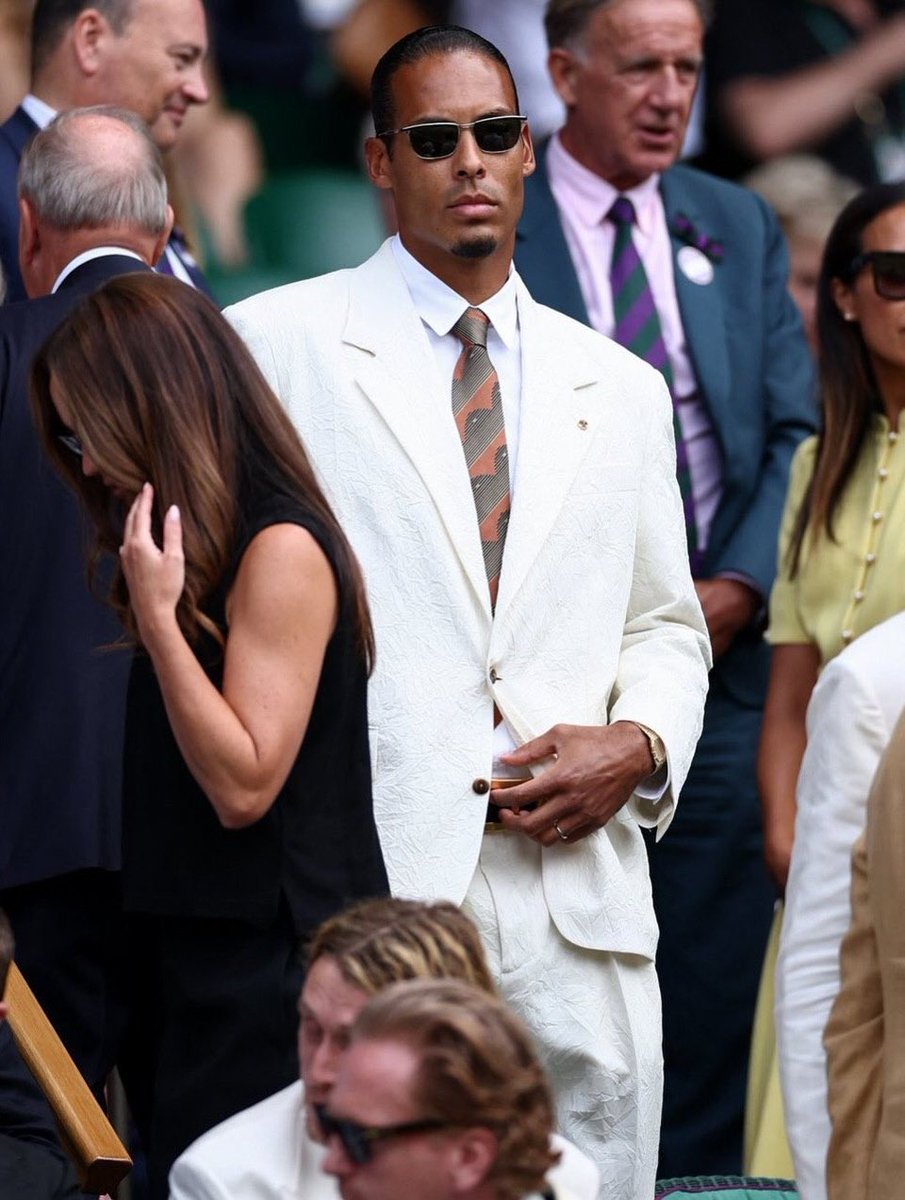Cleverlydey4u's tweet photo. Hugo Ekitike &amp; Van Dijk pulled up to Wimbledon way too cold. The all white suits goes hard 🥶 https://t.co/VKQaelFiE6
