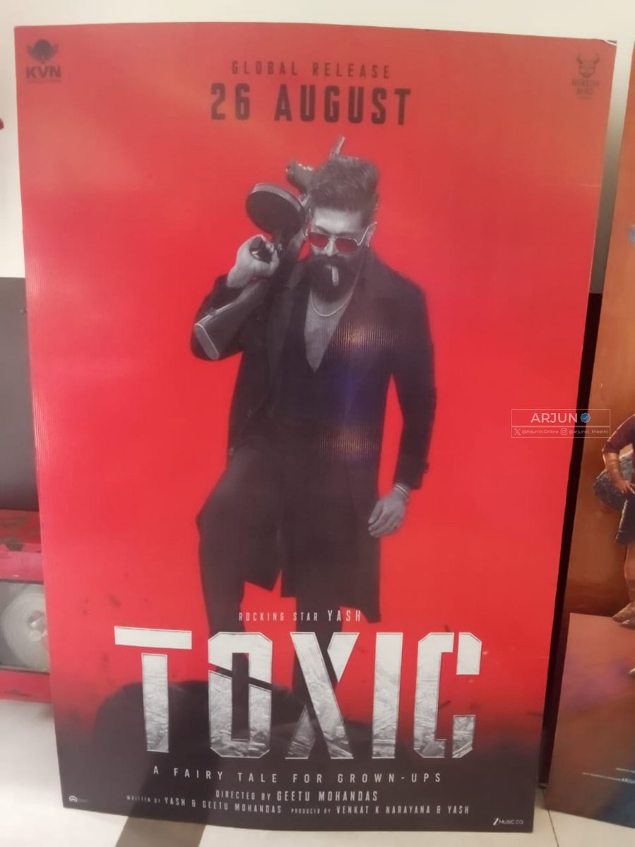 ArjunVcOnline's tweet photo. #Toxic theatre standees allocation starts all over Kerala by @mmmgroups 💥

#ToxicTheMovie

#YashBOSS
#Yash #Kiaraadvani #Nayantara #Tabaahi https://t.co/RKiK37rgfo