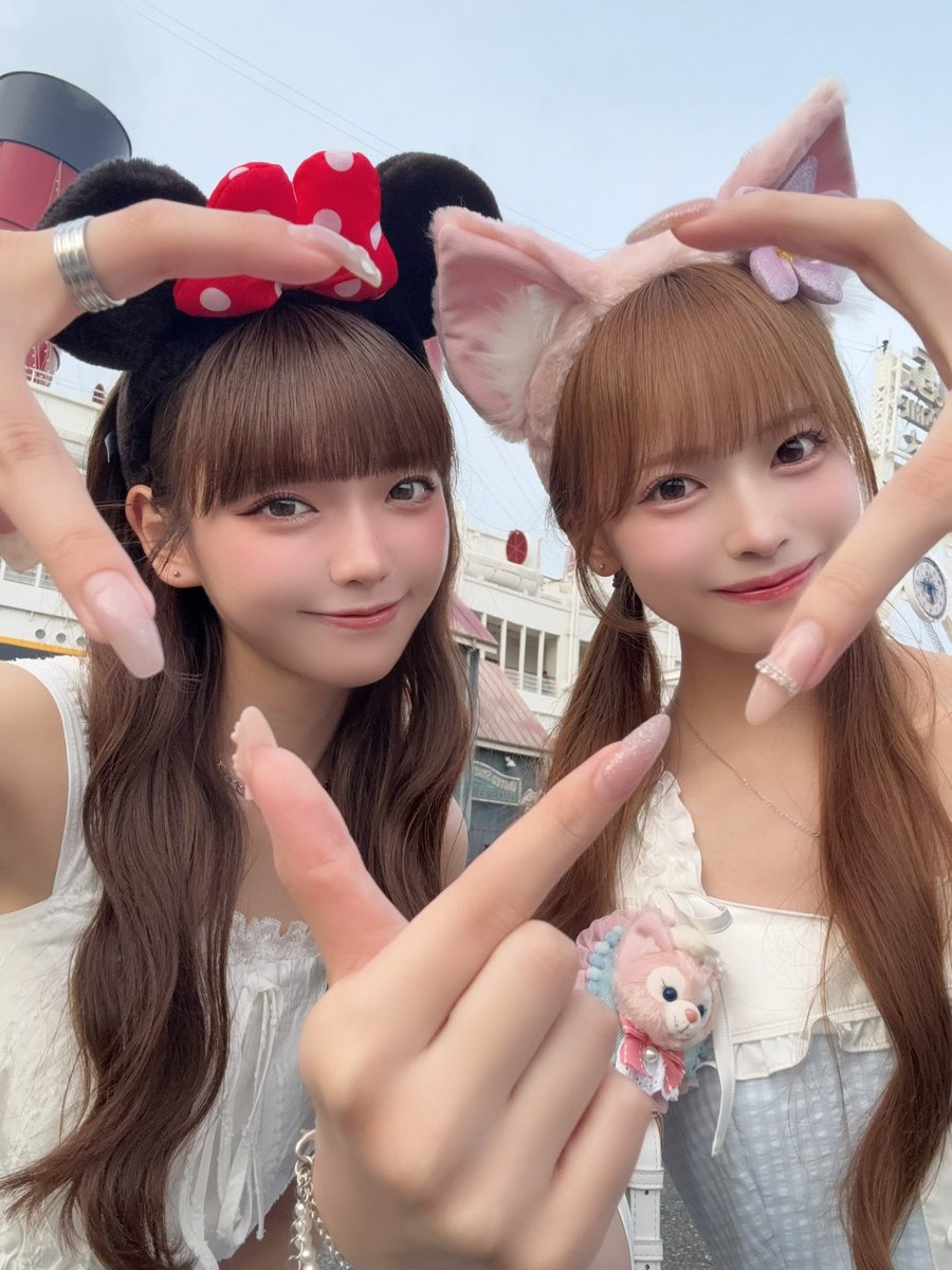 hina_hinahata's tweet photo. ディズニーに行ってきたﾖ🐭🚢💙💜

めーっちゃ楽しかったの🫶🏻🎶ྀི
ひめちゃんありがとだよっ❕らぶ！

#高嶺のなでしこ #たかねこ https://t.co/qOoofZl5HS