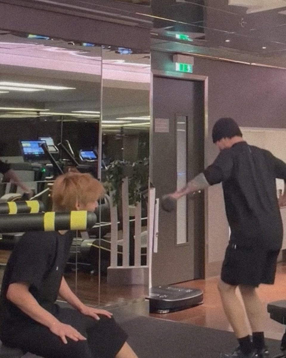 Jungkookdrafts's tweet photo. Jungkook exercising with taehyung and hobi😭😭 https://t.co/T0YpJwR5Z2