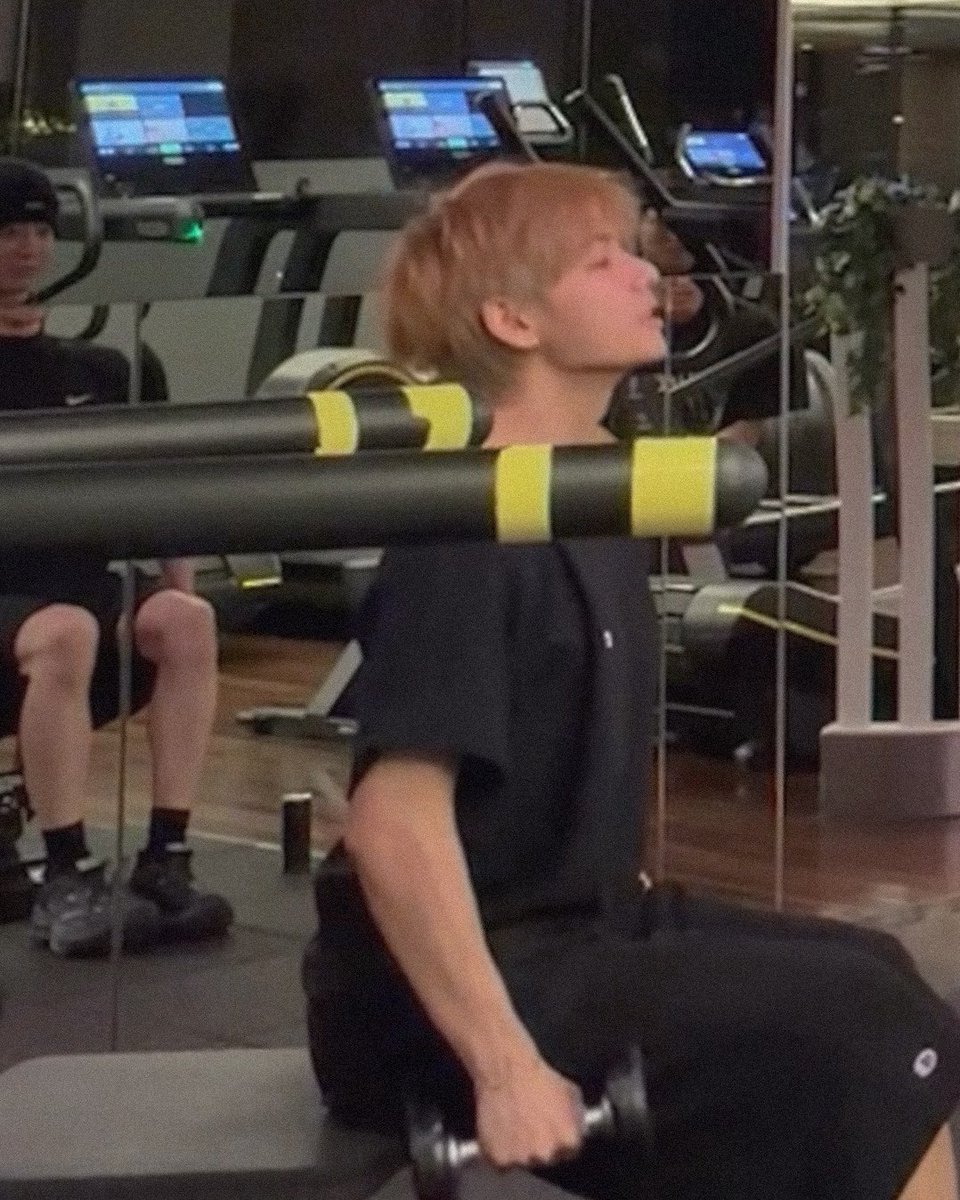 Jungkookdrafts's tweet photo. Jungkook exercising with taehyung and hobi😭😭 https://t.co/T0YpJwR5Z2