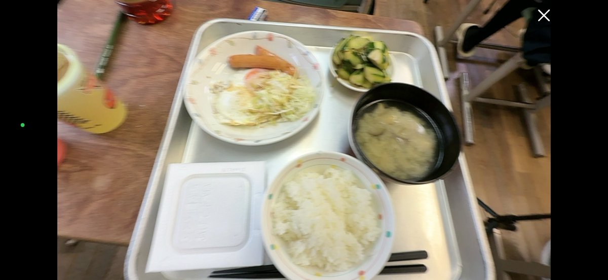 hukuhani's tweet photo. おいなり学園の給食🍞 https://t.co/0sFeoHHAFV