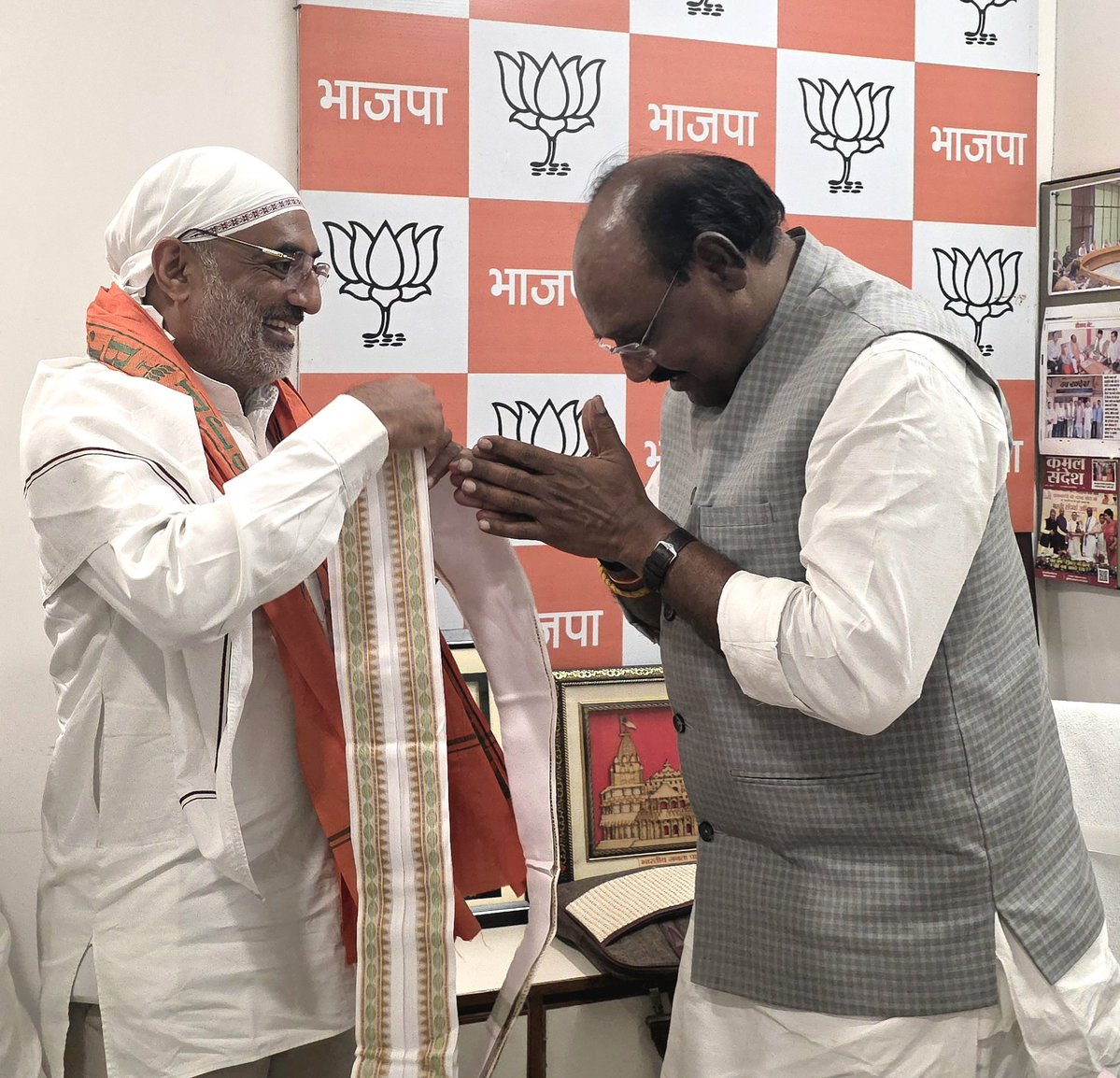 LalSinghArya's tweet photo. भाजपा केंद्रीय कार्यालय में मध्यप्रदेश किसान मोर्चा के पूर्व प्रदेशाध्यक्ष एवं नर्मदापुरम लोकसभा क्षेत्र के लोकप्रिय सांसद श्री @Darshan4Seva जी, मोर्चा के राष्ट्रीय कोषाध्यक्ष श्री @SurajKero जी व मध्यप्रदेश के सह प्रभारी श्री @soodbijnor जी से शिष्टाचार भेंट हुई और समसामयिक संगठनात्मक विषयों पर विचार-विमर्श हुआ।