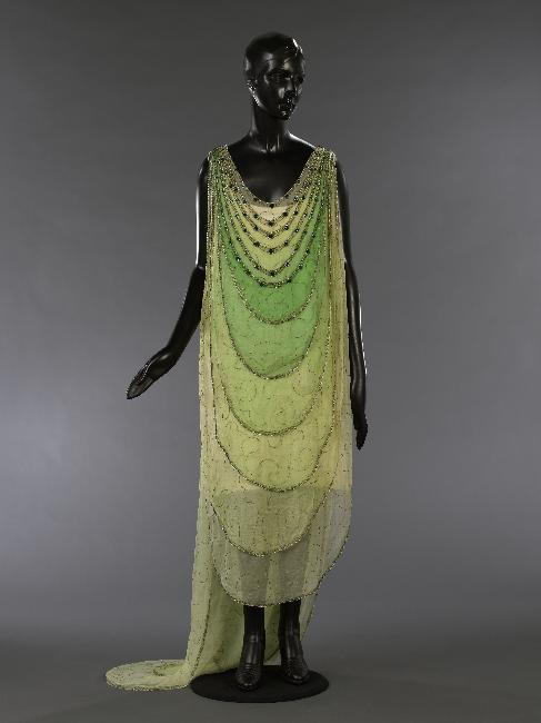 wikivictorian's tweet photo. Evening dress by Madeleine Vionnet, 1929. Musée Galliera. https://t.co/ILmcUUewd8