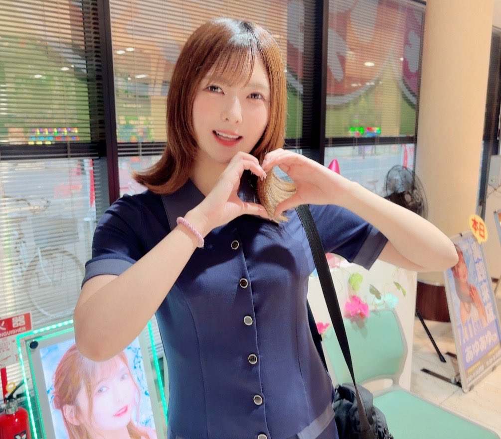 hiroaki0817's tweet photo. ㊗️初の青森来店のあゆあゆさん✨

今まで何度か会えるチャンス（北上と大曲🌻）を逃してきて、ようやく初めましてできました👏

帰り道、なんか忘れてるなぁと思ったら…ダーツの話するの忘れてた🤦🏻‍♂️

それはまたの機会に…
次はどこで会えるかな🤔

#あゆあゆ さん https://t.co/PtXY84gVIZ