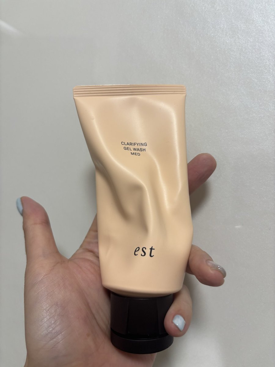 ds_caj's tweet photo. KANEBOのブランドＣＭ好きすぎて発売同時に買ったけどさっぱりよくない。エスト クラリファイイング ジェル ウォッシュ。

polab.a.ザウォッシュにさっさと戻る。コスパ使用感最強。

もう使うのやめる https://t.co/eFDopRTNGw