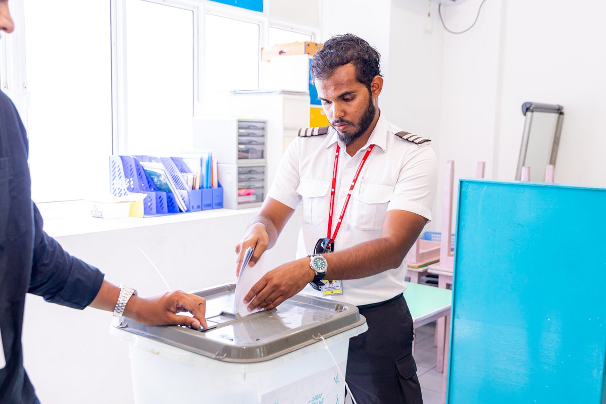 eki_mv's tweet photo. ކޮންގްރެސް ޕާޓީގެ އެތެރޭގެ އިންތިޚާބުގެ ވޯޓުލުން އަމާން އޮމާން ކަމާއެކު ކުރިއަށް! https://t.co/3DyLRit2DP
