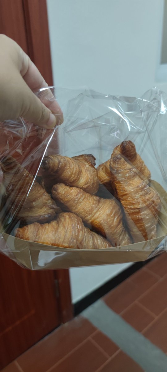 ThresaHannv6ei's tweet photo. Just pulled the flakiest homemade croissants out of the oven—warm, buttery, and way more satisfying than shop-bought! ， https://t.co/cB92c17OfW