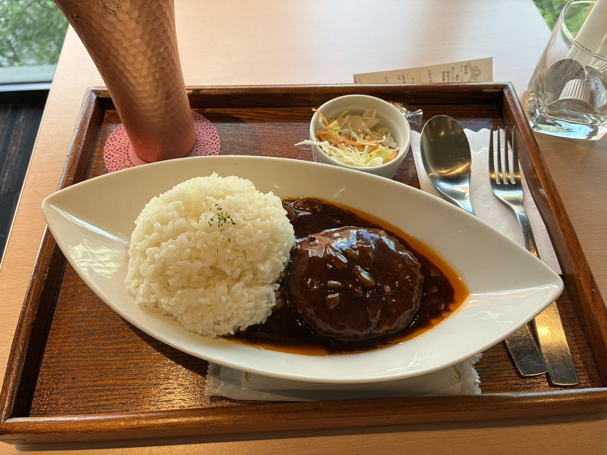 hgm0101's tweet photo. ソワレは明日海さんダンヴァース夫人❣️
霧矢さんに比べて表情豊かだった😊
そして、今まで何度も明日海さんのレベッカの歌聴いたけど、今日のが一番よかった🥰
とにかく、皆さんお上手👏👏👏
圧倒されました😳 https://t.co/UNQ6NrfkFm