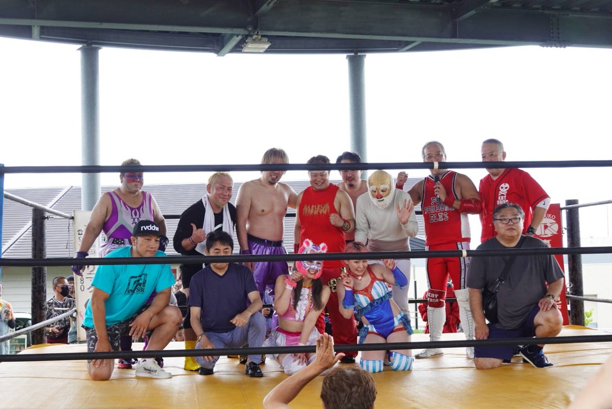 yujiko111's tweet photo. 函館こども食堂支援チャリティープロレス大会！！
函館レジェンド黒田選手やカツオ選手、アジャコング選手、がばいじいちゃん、ガキにゃん仮面♥etc…
神興行 https://t.co/tjvv8A9PU3