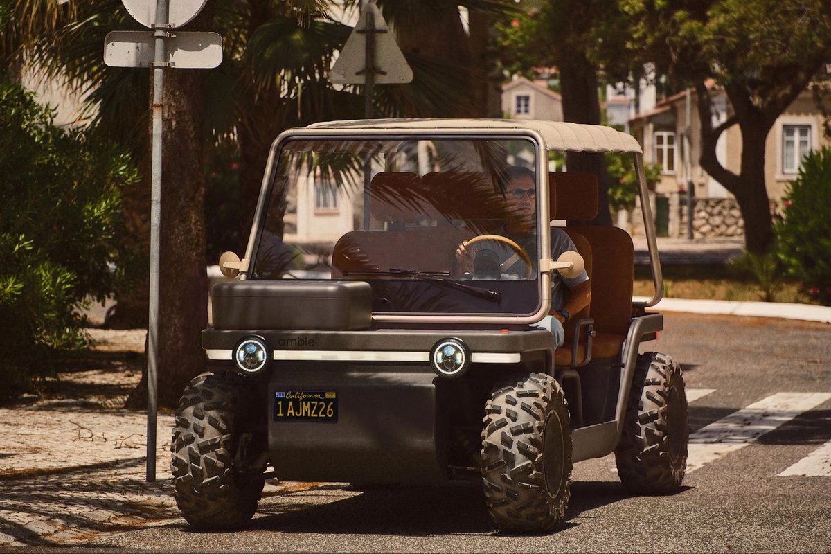 jewiss's tweet photo. There are 4 new cars left in America under $25,000. Ten years ago there were 36

Meanwhile half of all US trips are under 3 miles

That’s why @JulianHoenig (an ex-Apple and Audi designer) co-founded the @driveamble $25k electric buggy instead of a car

It has no doors, a cork steering wheel, 992 lbs, and resorts like Amangiri committed to 500 of them before a single delivery. Consumer version coming in 2028