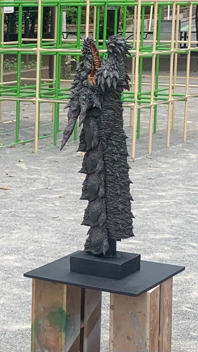 RyotaroUryu's tweet photo. 龍ギニョール

竹林化学工業さんの、ウレタンマイスターで頭と背中を成形、蛇腹部分はタケフレックスで成形しました。

#怪獣　#ウレタンマイスター https://t.co/E2eezk5v3P