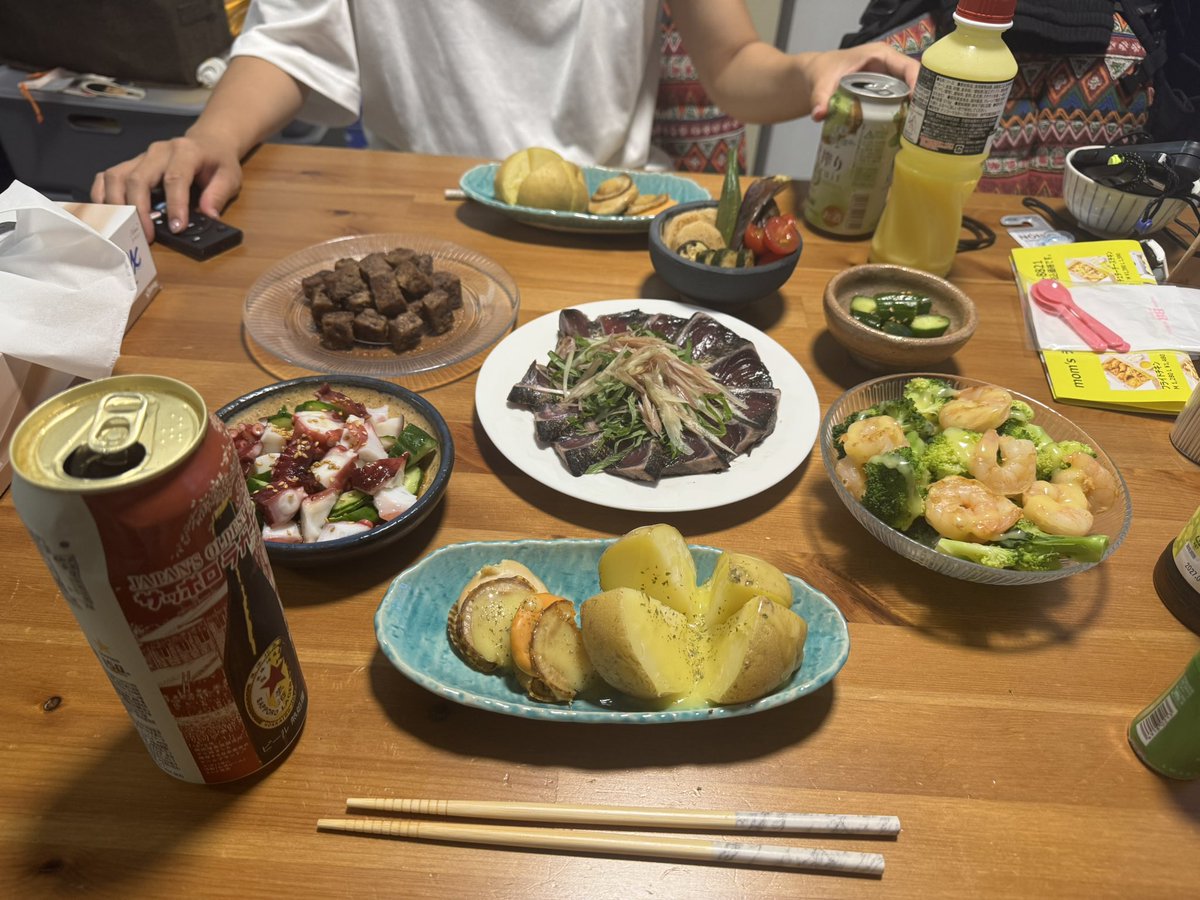 ore_marion's tweet photo. 今日仕事でアホほどイラついてしまったが帰ったら酒と大量の飯が用意されてたのでとっても機嫌が良くなりました🥹 https://t.co/K70ceXdYTK