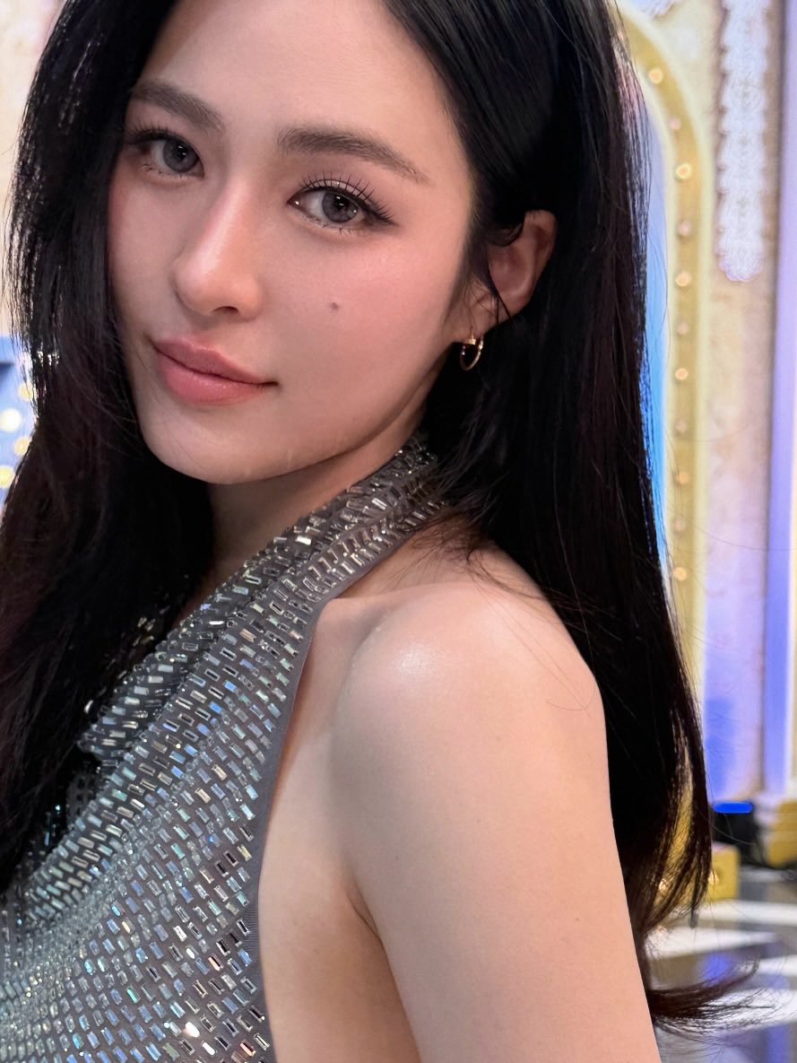 lingling_fans's tweet photo. พี่คนสวยมากกกก 🩶

IG : tonnow_mua

Linglingkwong‌ #หลิงหลิงคอง‌ 
@linglingsirilak https://t.co/VzDVILRnFu
