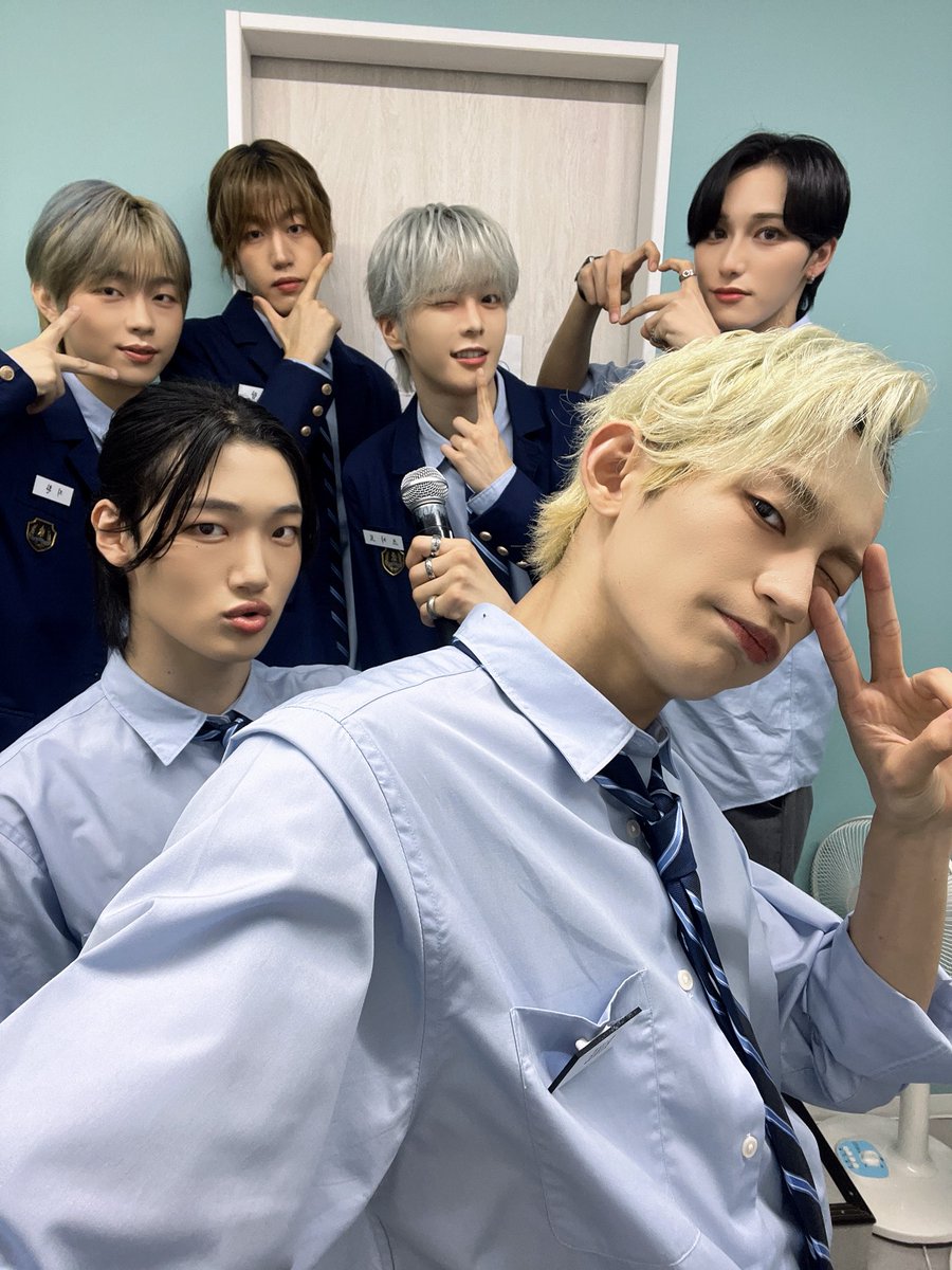 try1_official's tweet photo. #TRY1 JAPAN LIVE -Hello Summer-

TRY1学園の特別授業に参加してくださりありがとうございました🏫💖
TRY1と一緒にアオハルできましたか！？🍀

𝑵𝑬𝑿𝑻 𝑳𝑰𝑽𝑬
🗓️7/12(日)15:30
📍MY LIVE
🎫当日券あり
🔰チラシ持参≫初回観覧無料
TRY1 公式インスタフォロー
≫団体セルカ1枚+チラシ団体サイン🎁 https://t.co/lIqVhKPvHP