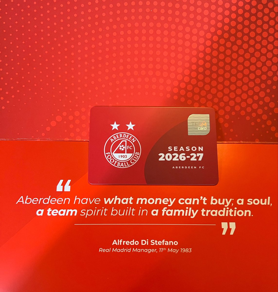 TheMowgli1977z's tweet photo. Happy Days are here again
Proper fitba is almost back
Apart fae the home shirt, that me ready for season 38 as a season ticket holder and 40th season since I went to my 1st game
What’s the definition of madness?
#HEIDFIRST
#STANDFREE
#COYFR🔴⚪️🔴 https://t.co/YprcsdcCO2