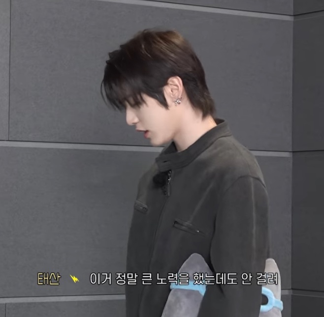 TASANMEOW's tweet photo. 크, 크흠 재최면 재최면 https://t.co/JMGDiVihd5