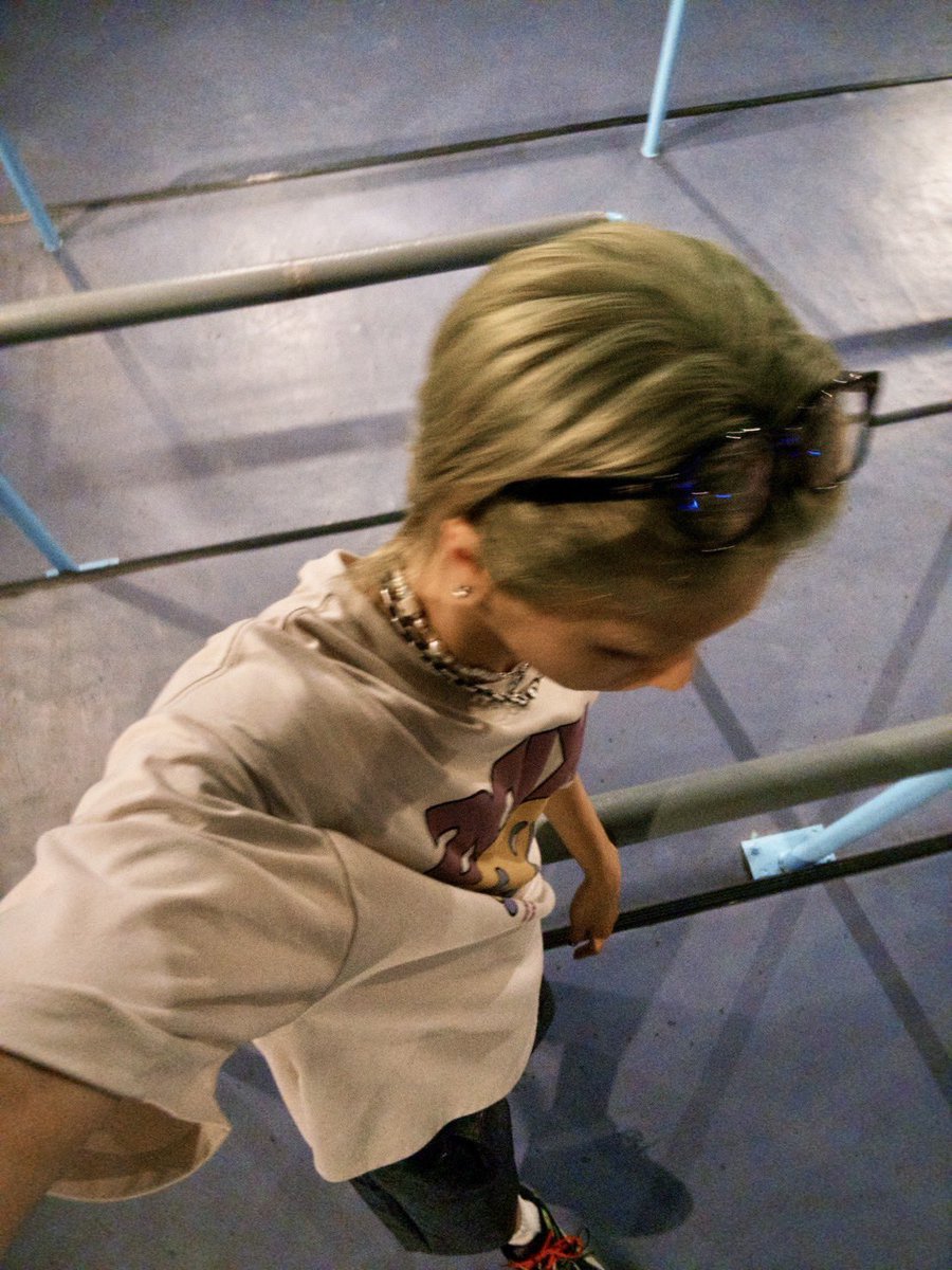 _KID_PHENOMENON's tweet photo. KIDS00's岐阜公演ありがとーーーーーう！！！！！！

まーーーじで楽しすぎた！！
お越しくださった皆さんのおかげで最高の時間になりました✌️
本当にありがとうございます！！

ここからKIDS00'sはレベルアップしかしていかないので、楽しみにしててね！！！！！

あと！！！
終演後に配布しているカセットステッカーの裏側のQRから僕たちからのプレゼントと
セットリストチェックしてね✨

そして、カムバック黄緑💇💚

by 健介🐶

#KIDPHENOMENON
#KIDS00s
#夫松健介