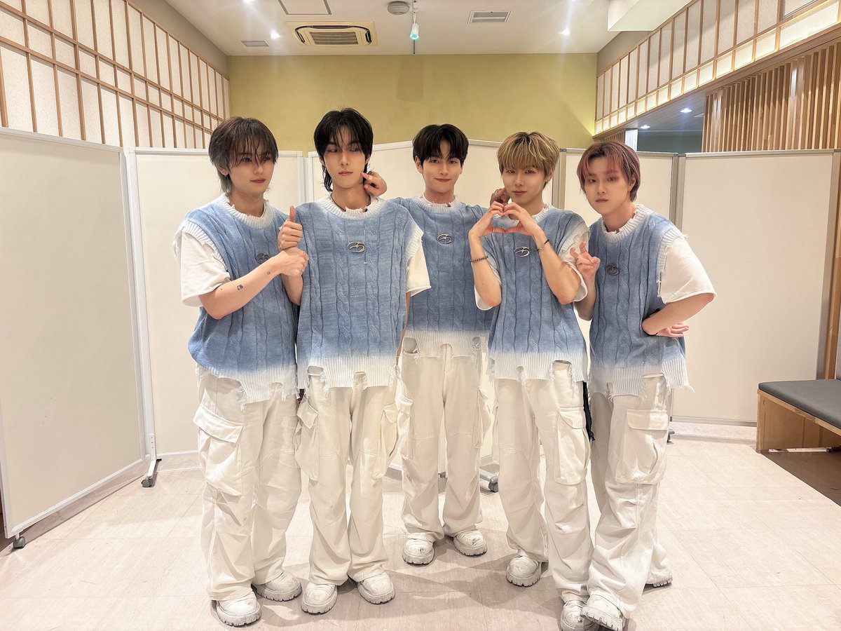 KStage_O's tweet photo. #Drop 
本日の公演はいかがでしたか❣️

1部ではそれぞれのダンスタイムが✨
各メンバーらしい、、、？選曲でしたね！
2部では爽やかな曲で盛りだくさんでした‼️

明日は私服DAYもありますので、楽しみにしててください☺️

次回公演はこちら👇
🗓️7/12(日) 16:00⭐︎私服 DAY / 20:00

#Drop LIVE IN JAPAN
☀️First Summer☀️

🎪#新大久保 K-Stage O!
🗓2026/5/23（土）～  8/16 (日)
✍️SP特典会
🔰初回無料🆓個人セルカ券付👏
🌟ポイント制度🈶
🎓学生割引🈶

🎫チケット販売＆公演詳細
https://t.co/ZSK8sYB8US

@drop_1017

#ドロップ #드랍 #KPOP #kstageo